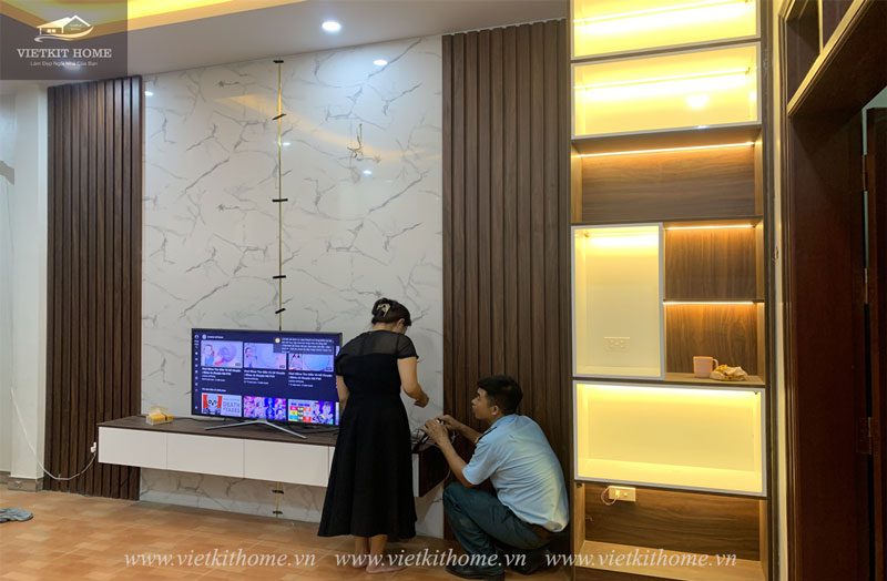 Vách Tivi đẹp 2023-Nhà Anh Nhiên tại Ngọc Thụy Long Biên