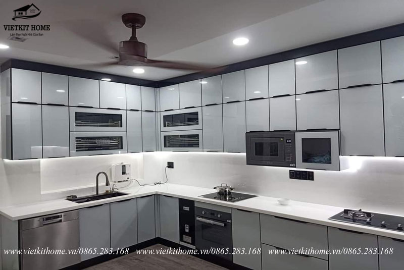 Tủ bếp Inox cánh kính tại Đông Triều, Quảng Ninh