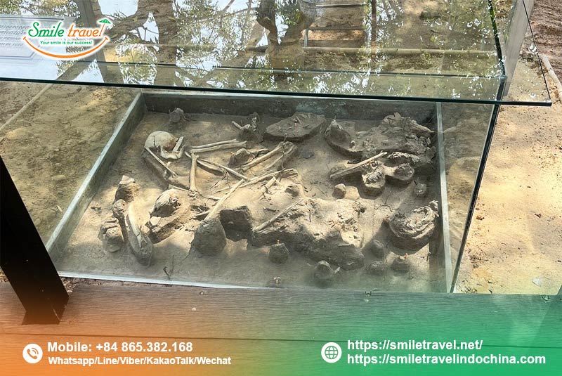 Toul-Sleng-Prison-Museum-smiletravel