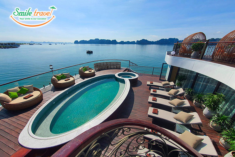 Swimming-Pool-Indochine-Premium-Smiletravel-dulichnucuoi